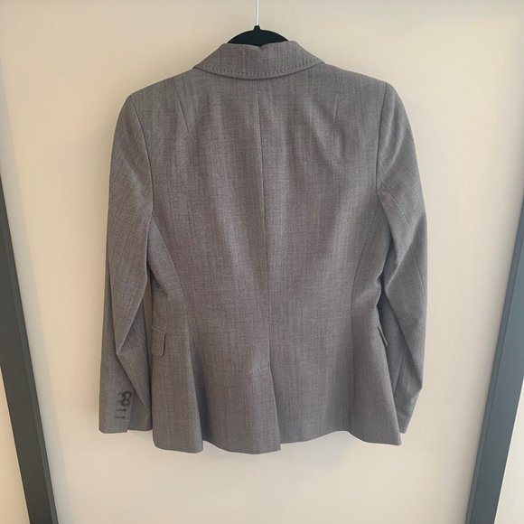 Skirt suit - Picture 2 of 9